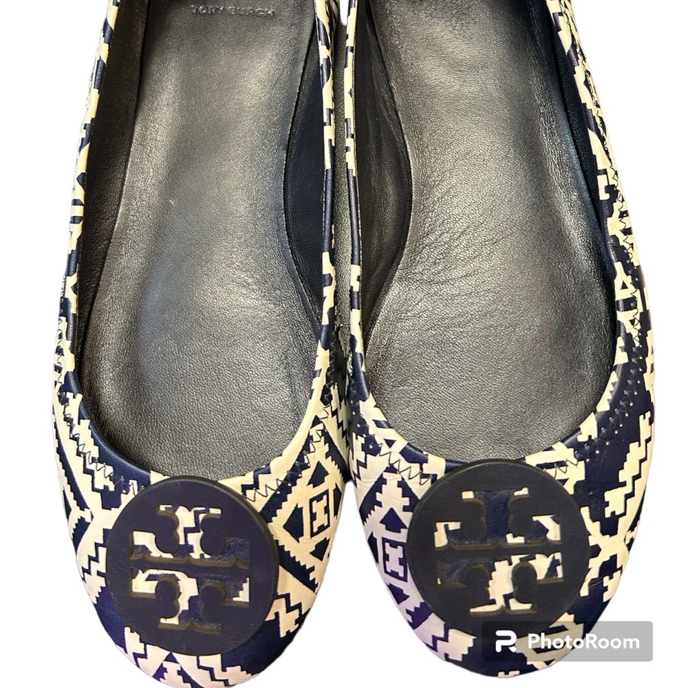 Tory Burch Travel Logo Ballet Flat 
Leather floral print sz 8.5